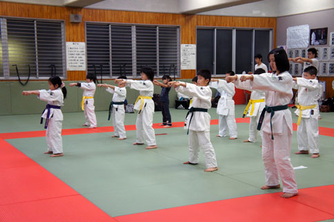 日本拳法今治スポーツ少年団 松山支部 日本拳法今治スポーツ少年団 松山支部